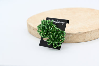 ビーズクラスター ピアス［エメラルドグリーン］